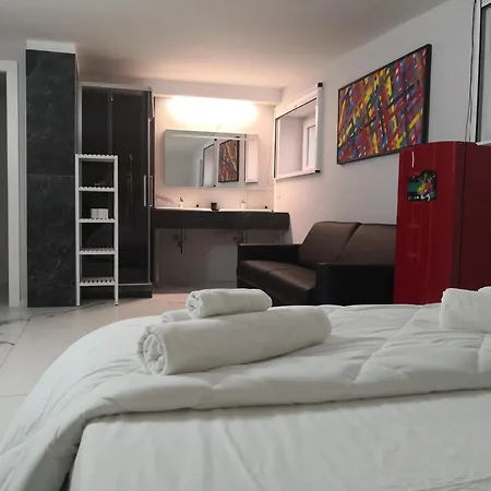 Dimore Pietrapenta Apartments, & - Via Lucana 223, Via Piave 23, Via Chiancalata 16, Vico Fornaci 9 Гостевой дом Матера