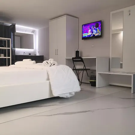 Гостевой дом Dimore Pietrapenta Apartments, & - Via Lucana 223, Via Piave 23, Via Chiancalata 16, Vico Fornaci 9 4*